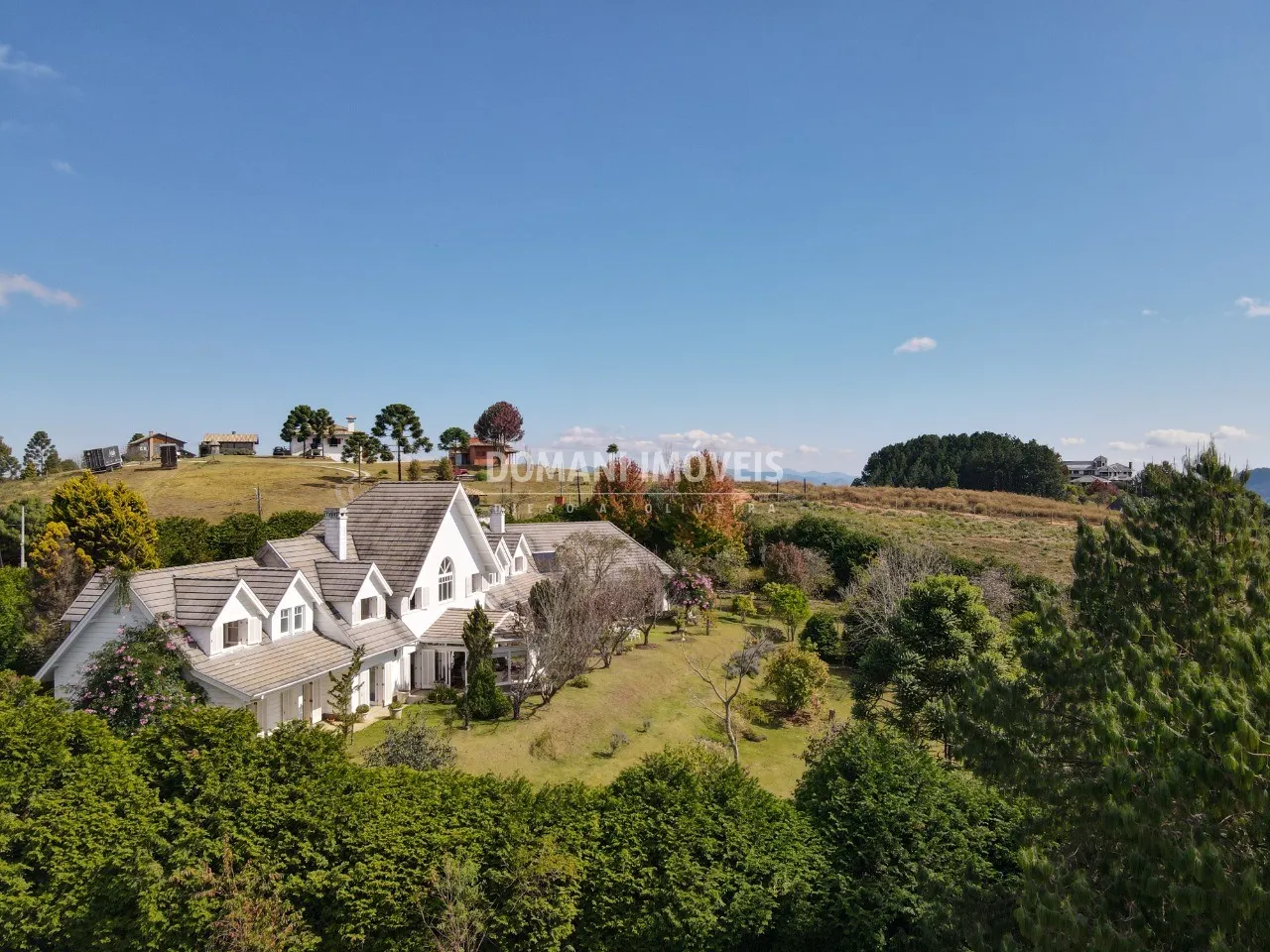Casa à venda de 5.300 m² em Campos do Jordão, SP, Brasil