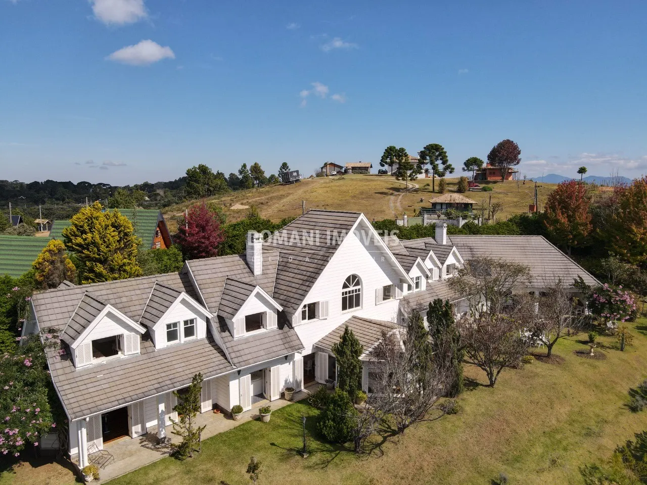 Casa à venda de 5.300 m² em Campos do Jordão, SP, Brasil