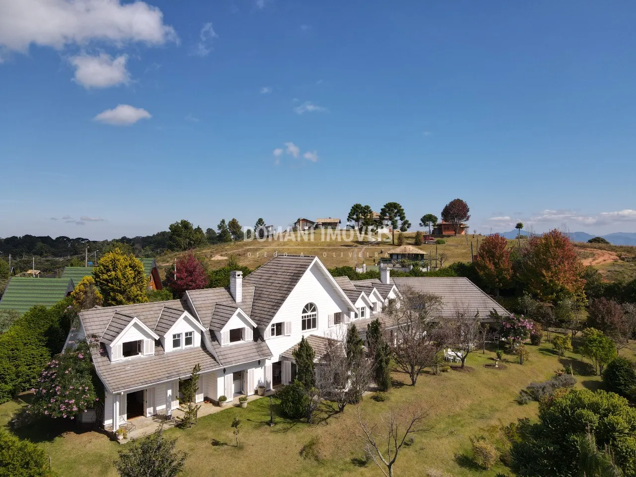 Casa à venda de 5.300 m² em Campos do Jordão, SP, Brasil