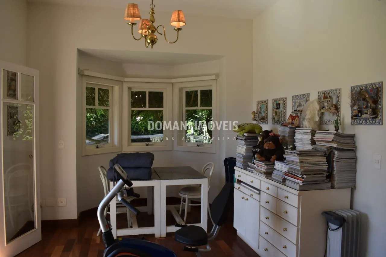Casa à venda de 5.300 m² em Campos do Jordão, SP, Brasil
