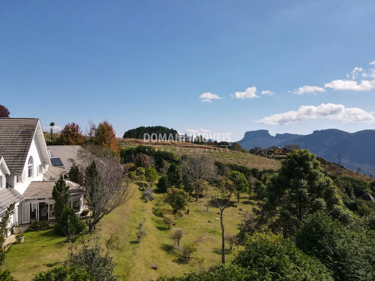 Casa à venda de 5.300 m² em Campos do Jordão, SP, Brasil