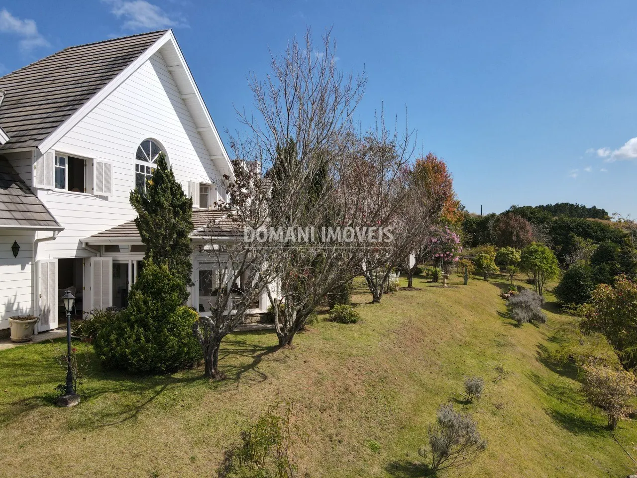Casa à venda de 5.300 m² em Campos do Jordão, SP, Brasil