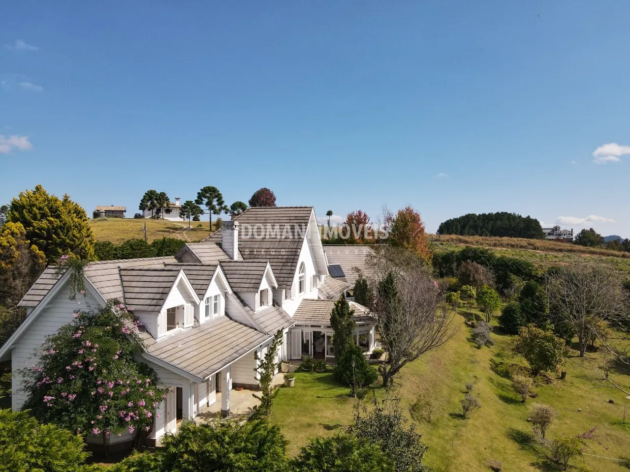 Casa à venda de 5.300 m² em Campos do Jordão, SP, Brasil