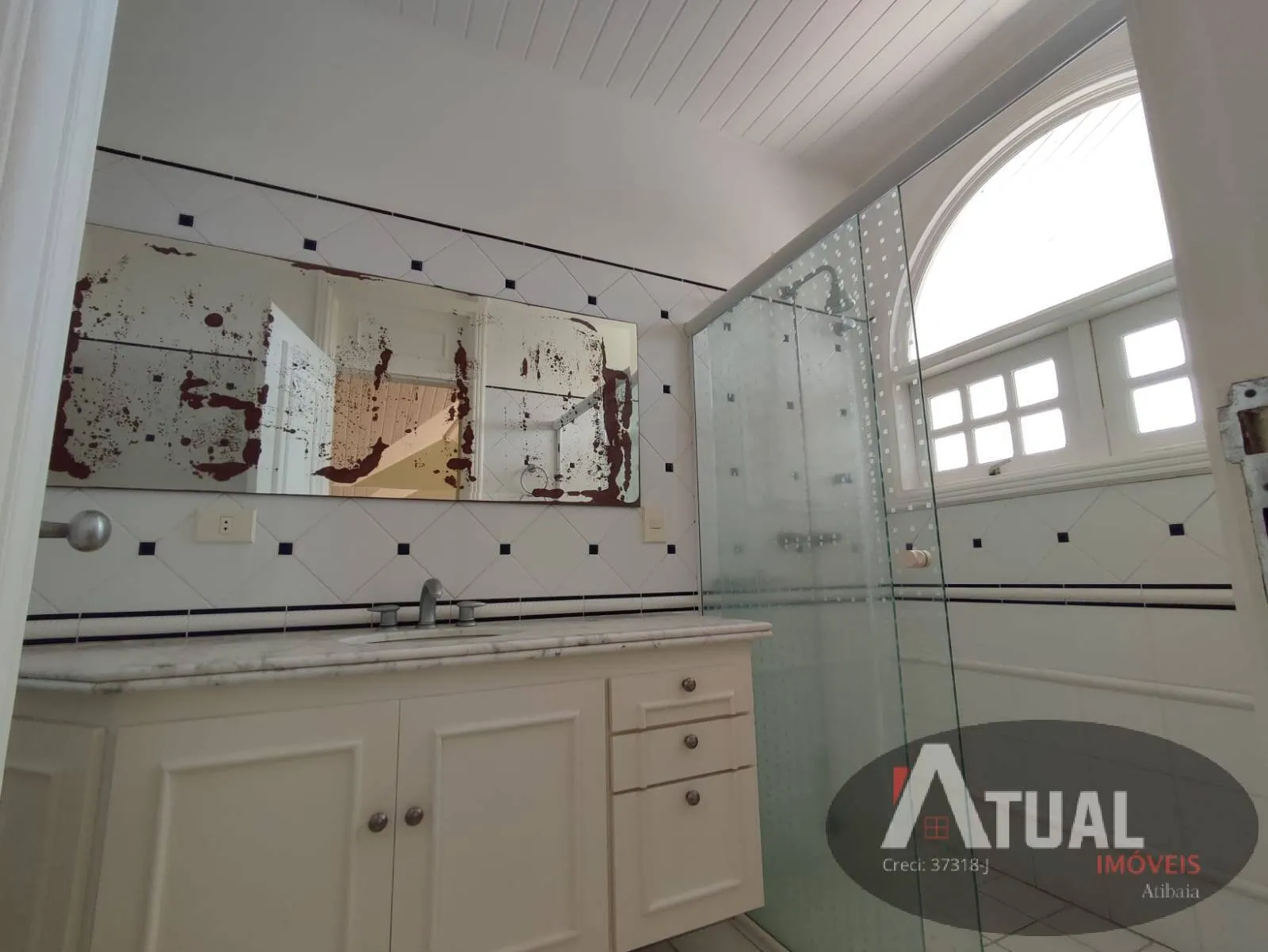 Casa à venda de 1.300 m² em Atibaia, SP, Brasil
