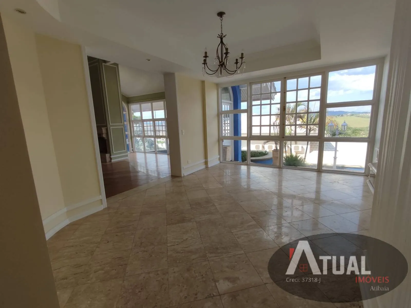 Casa à venda de 1.300 m² em Atibaia, SP, Brasil