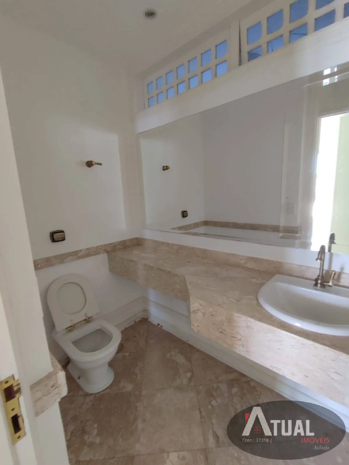 Casa à venda de 1.300 m² em Atibaia, SP, Brasil