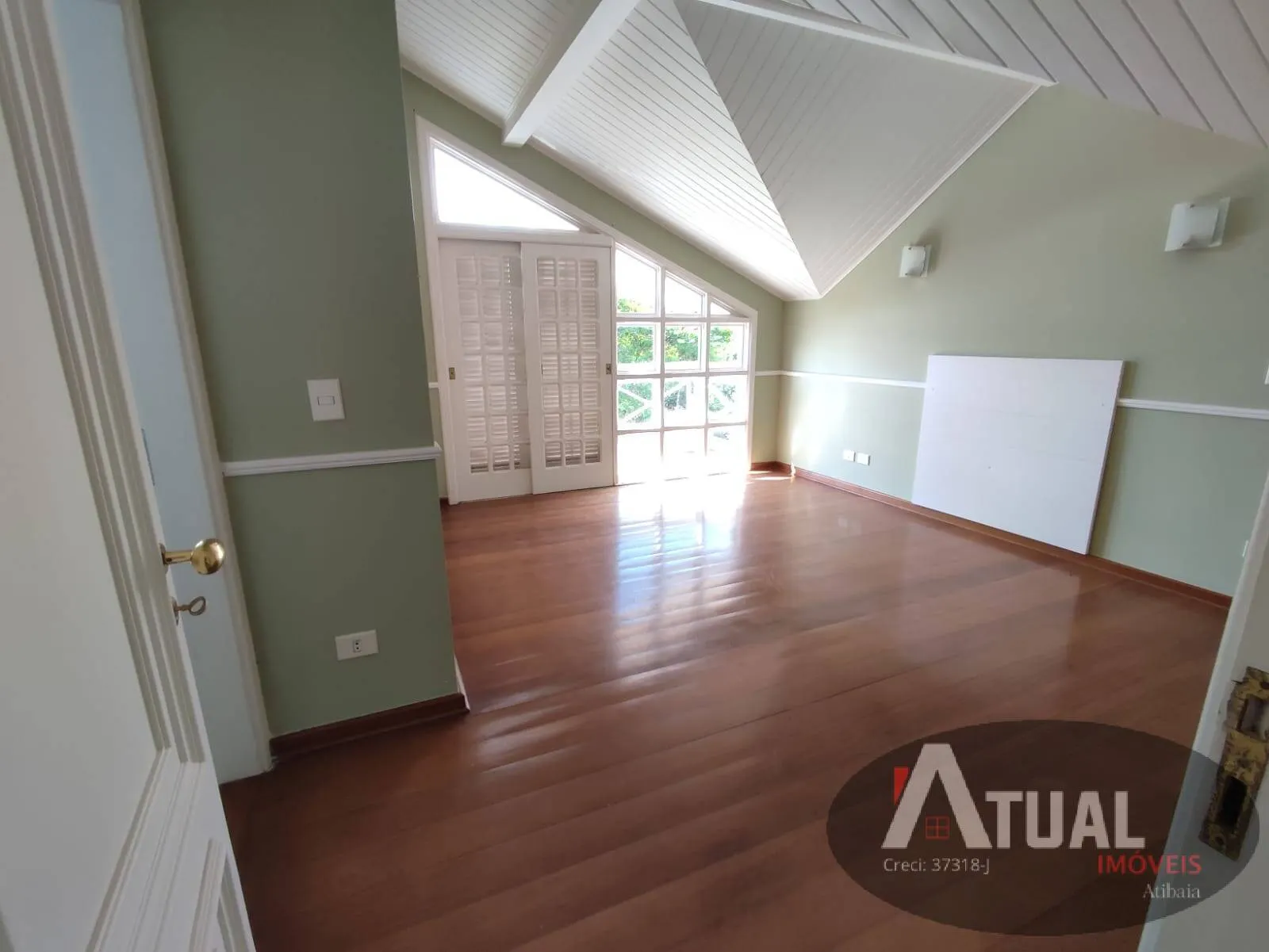 Casa à venda de 1.300 m² em Atibaia, SP, Brasil