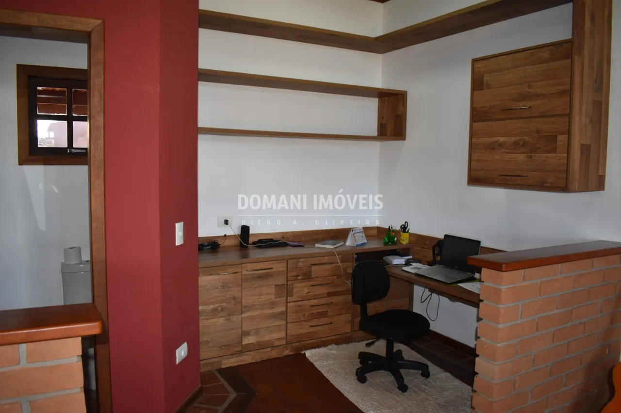 Casa à venda de 1.375 m² em Santo Antônio do Pinhal, SP, Brasil