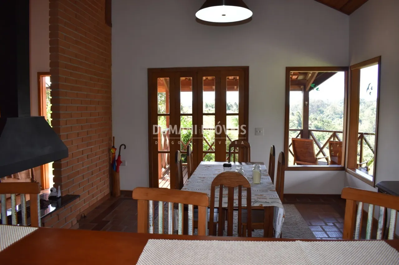Casa à venda de 1.375 m² em Santo Antônio do Pinhal, SP, Brasil