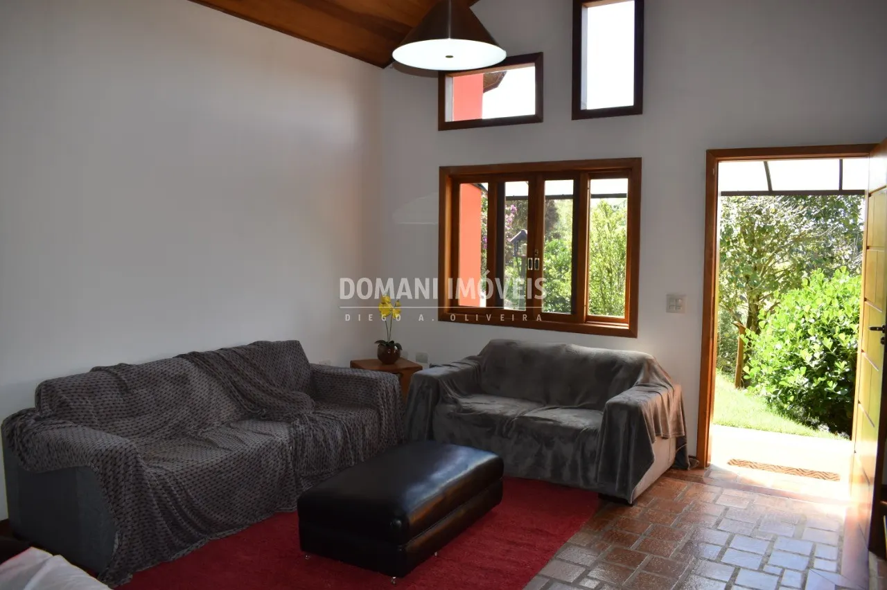 Casa à venda de 1.375 m² em Santo Antônio do Pinhal, SP, Brasil