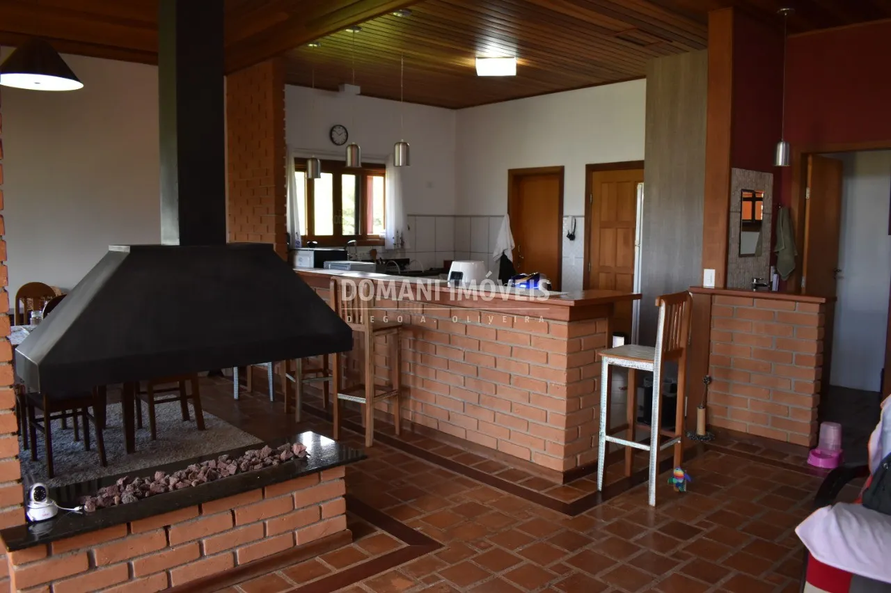 Casa à venda de 1.375 m² em Santo Antônio do Pinhal, SP, Brasil