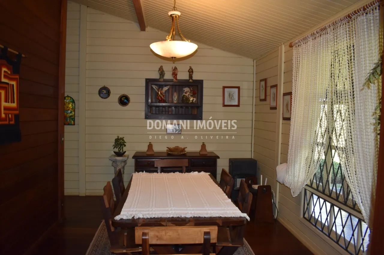 Casa à venda de 1.580 m² em Campos do Jordão, SP, Brasil