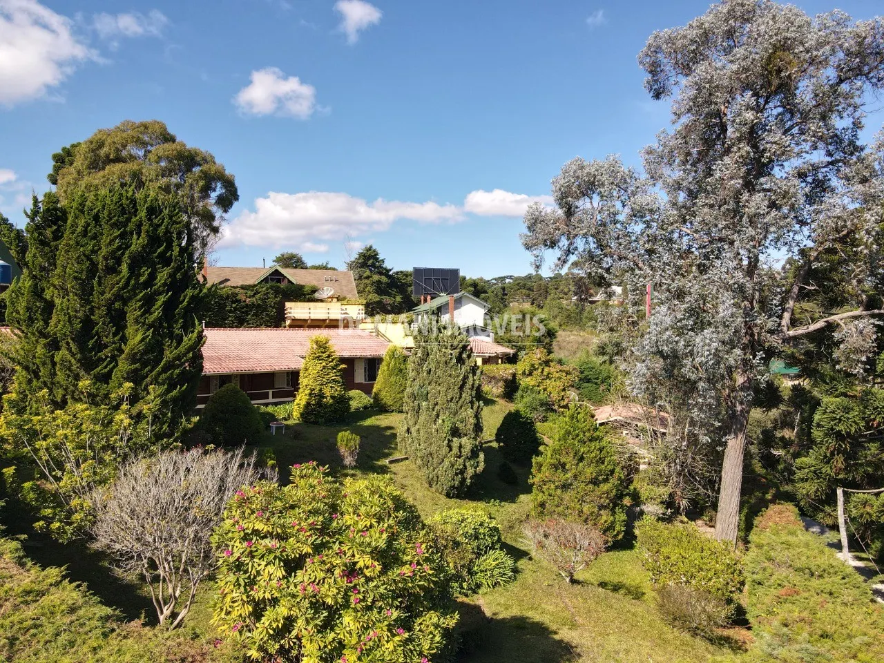 Casa à venda de 1.580 m² em Campos do Jordão, SP, Brasil