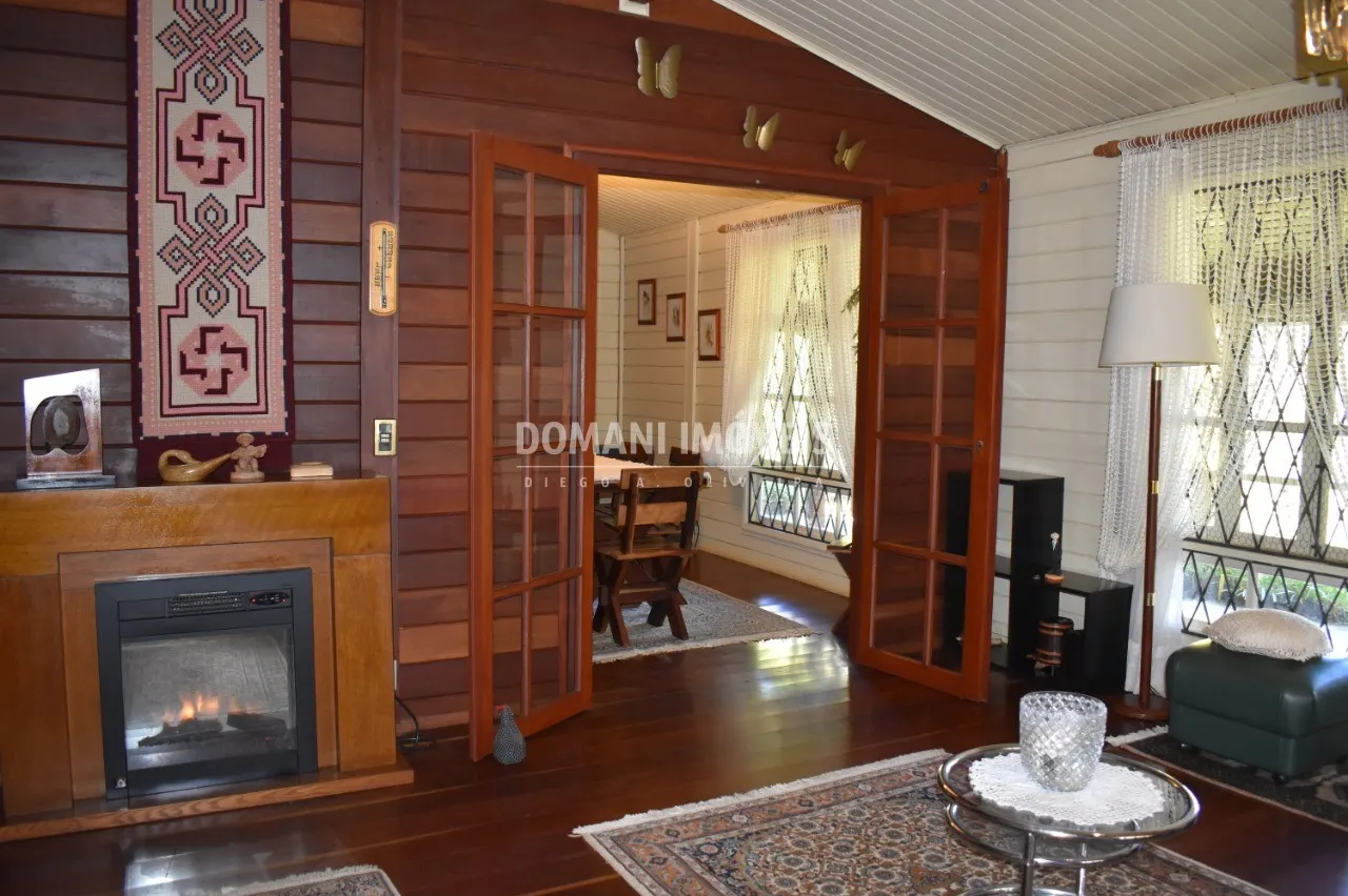 Casa à venda de 1.580 m² em Campos do Jordão, SP, Brasil