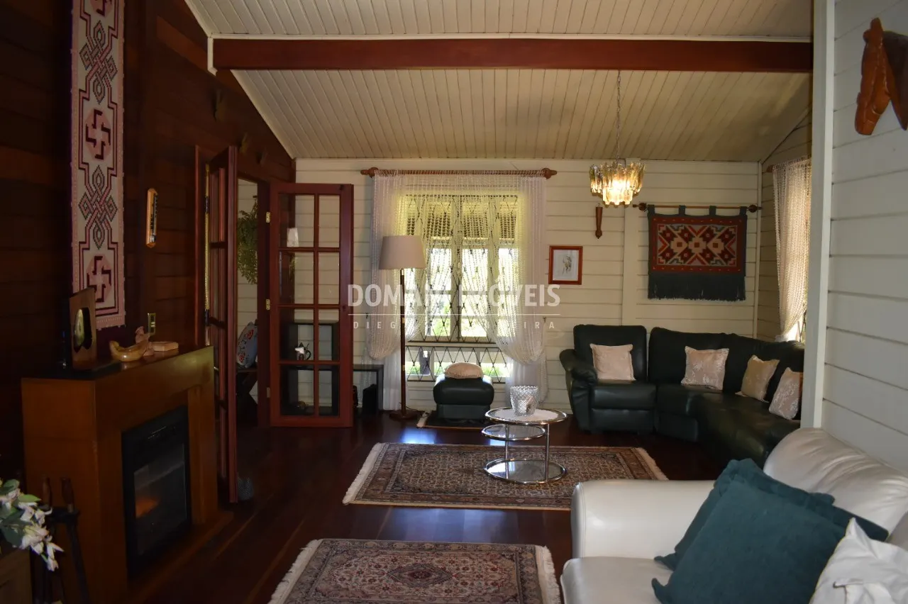 Casa à venda de 1.580 m² em Campos do Jordão, SP, Brasil