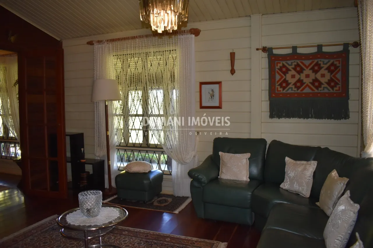 Casa à venda de 1.580 m² em Campos do Jordão, SP, Brasil