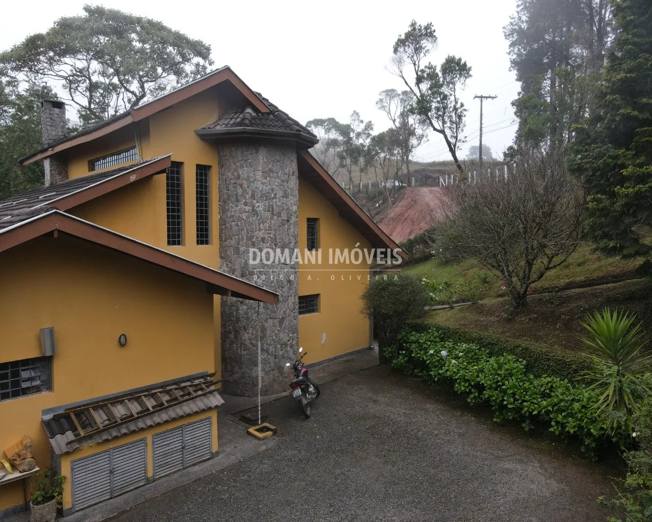 Casa à venda de 1.120 m² em Campos do Jordão, SP, Brasil