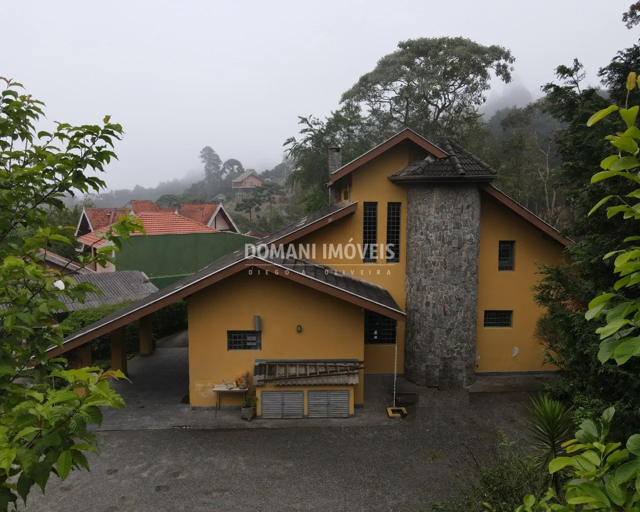 Casa à venda de 1.120 m² em Campos do Jordão, SP, Brasil