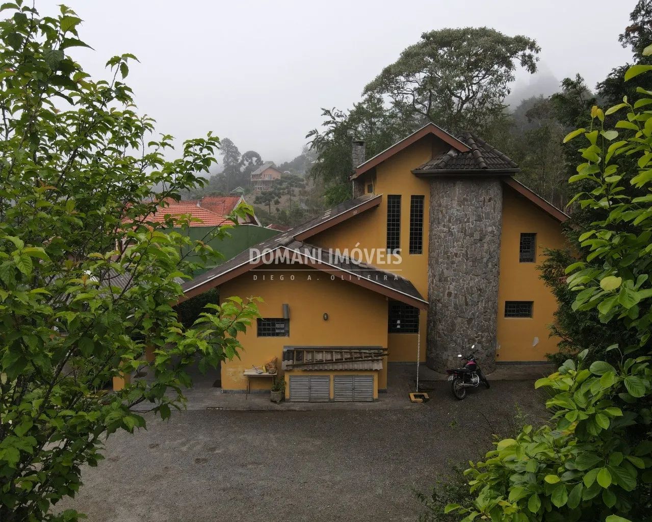 Casa à venda de 1.120 m² em Campos do Jordão, SP, Brasil