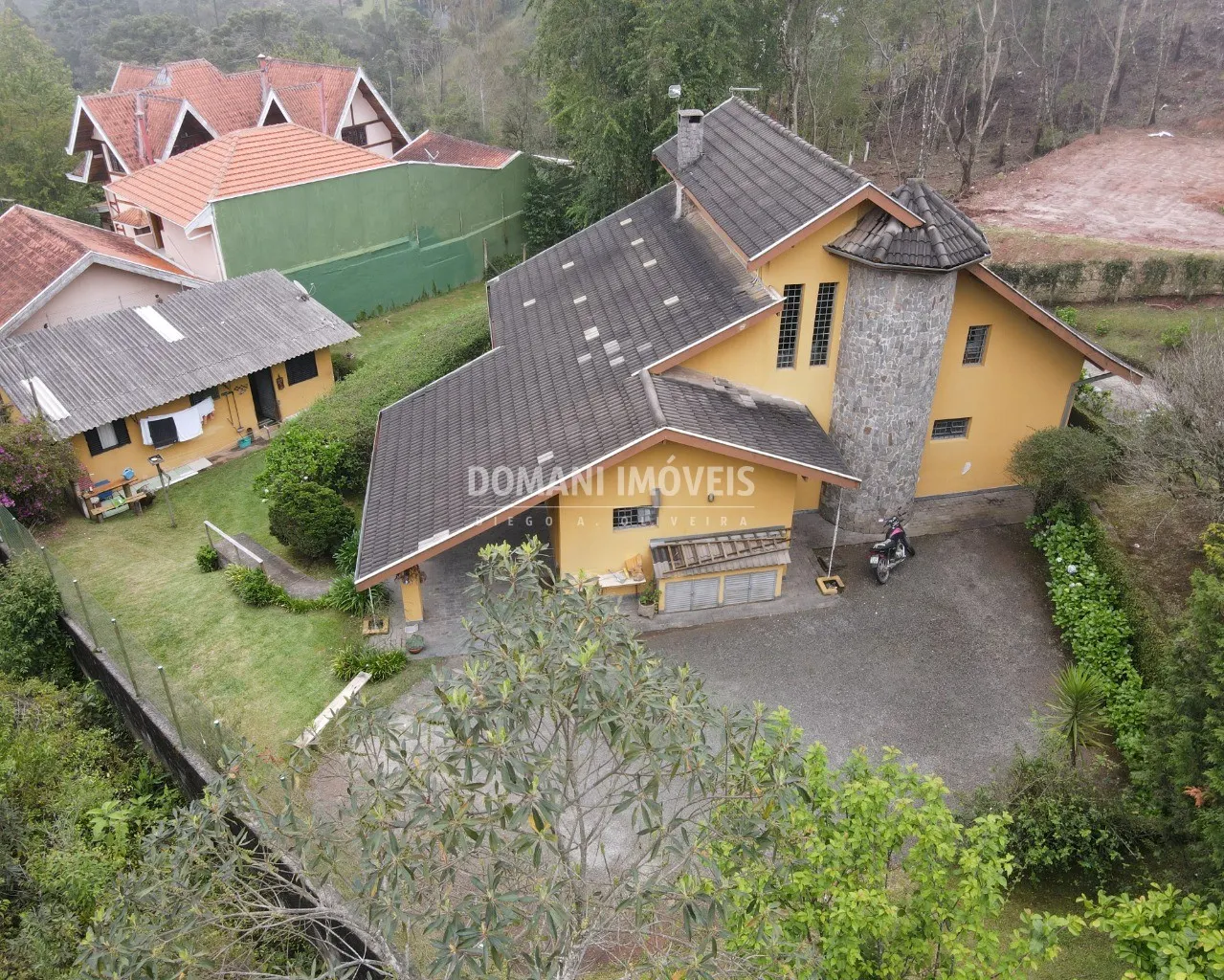 Casa à venda de 1.120 m² em Campos do Jordão, SP, Brasil