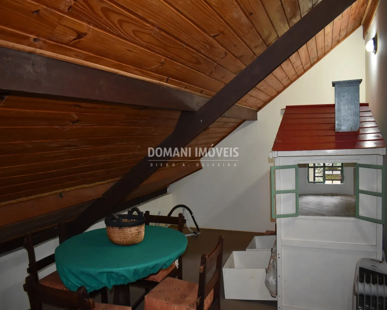 Casa à venda de 1.120 m² em Campos do Jordão, SP, Brasil