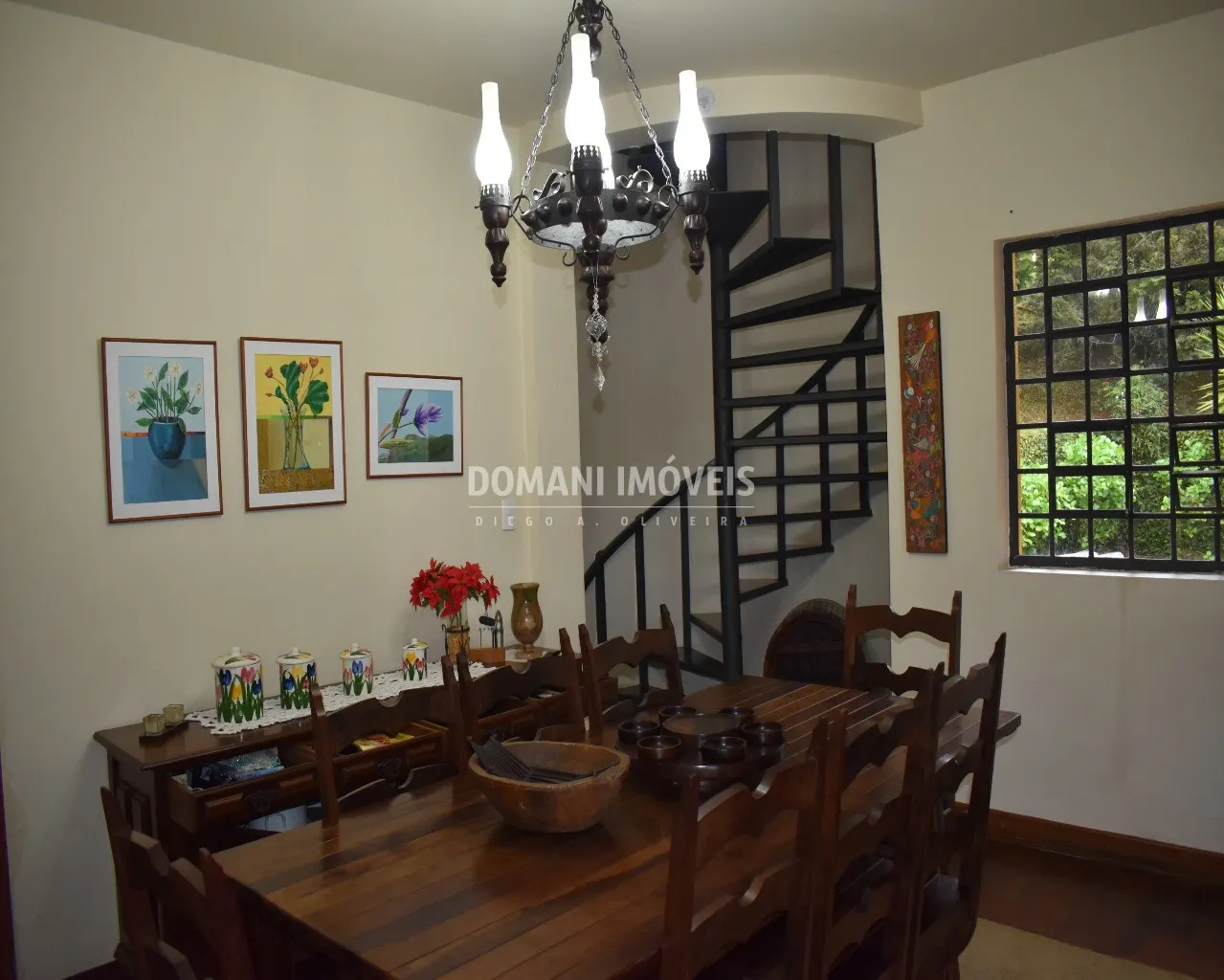 Casa à venda de 1.120 m² em Campos do Jordão, SP, Brasil