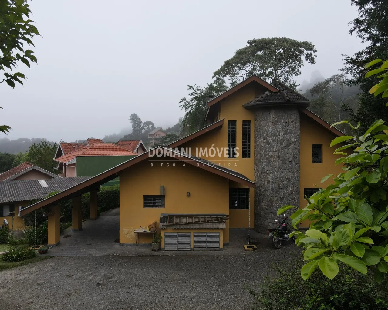 Casa à venda de 1.120 m² em Campos do Jordão, SP, Brasil