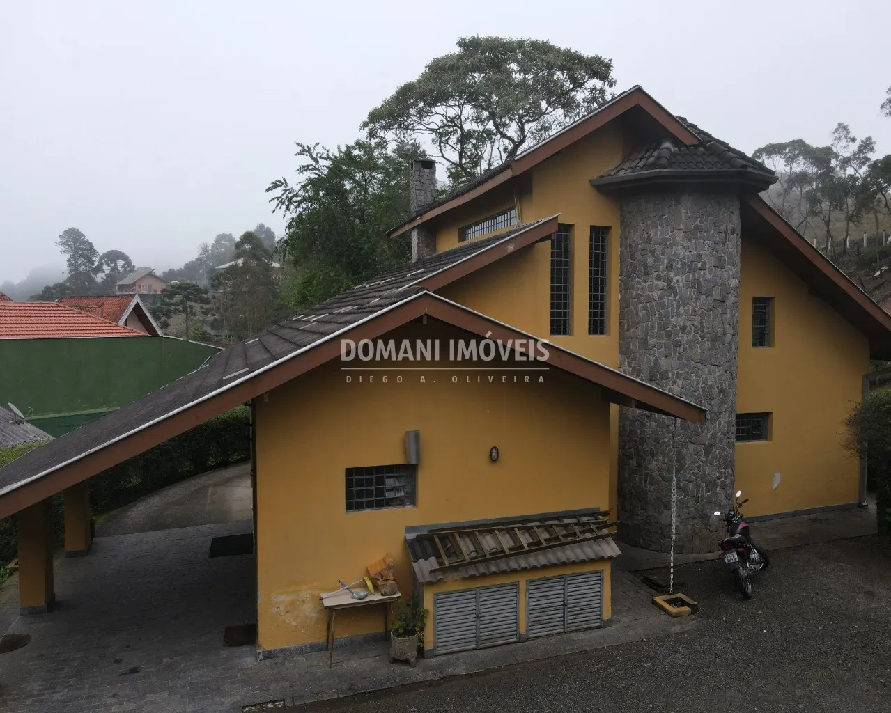 Casa à venda de 1.120 m² em Campos do Jordão, SP, Brasil