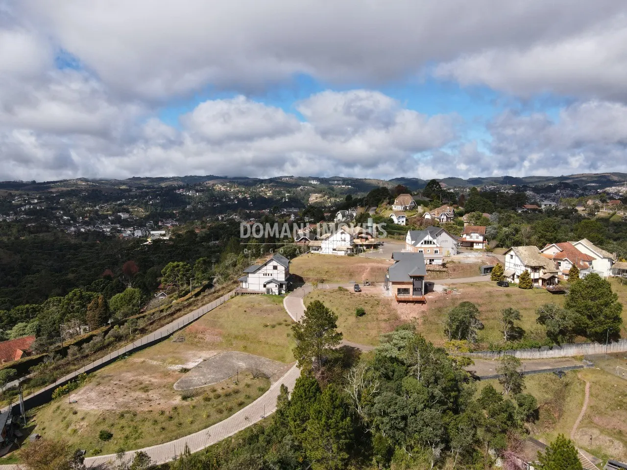 Terreno à venda de 350 m² em Campos do Jordão, SP, Brasil