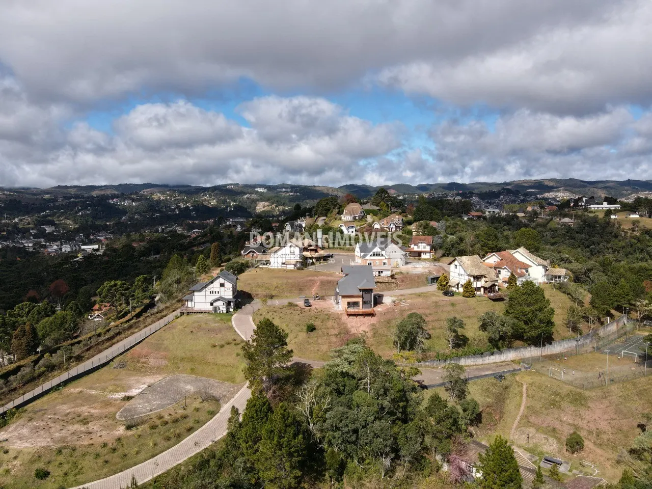 Terreno à venda de 350 m² em Campos do Jordão, SP, Brasil