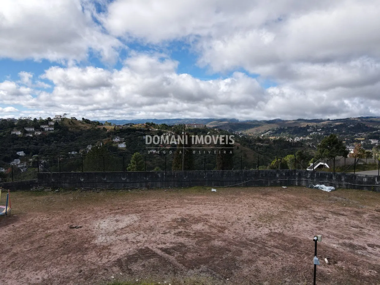 Terreno à venda de 350 m² em Campos do Jordão, SP, Brasil