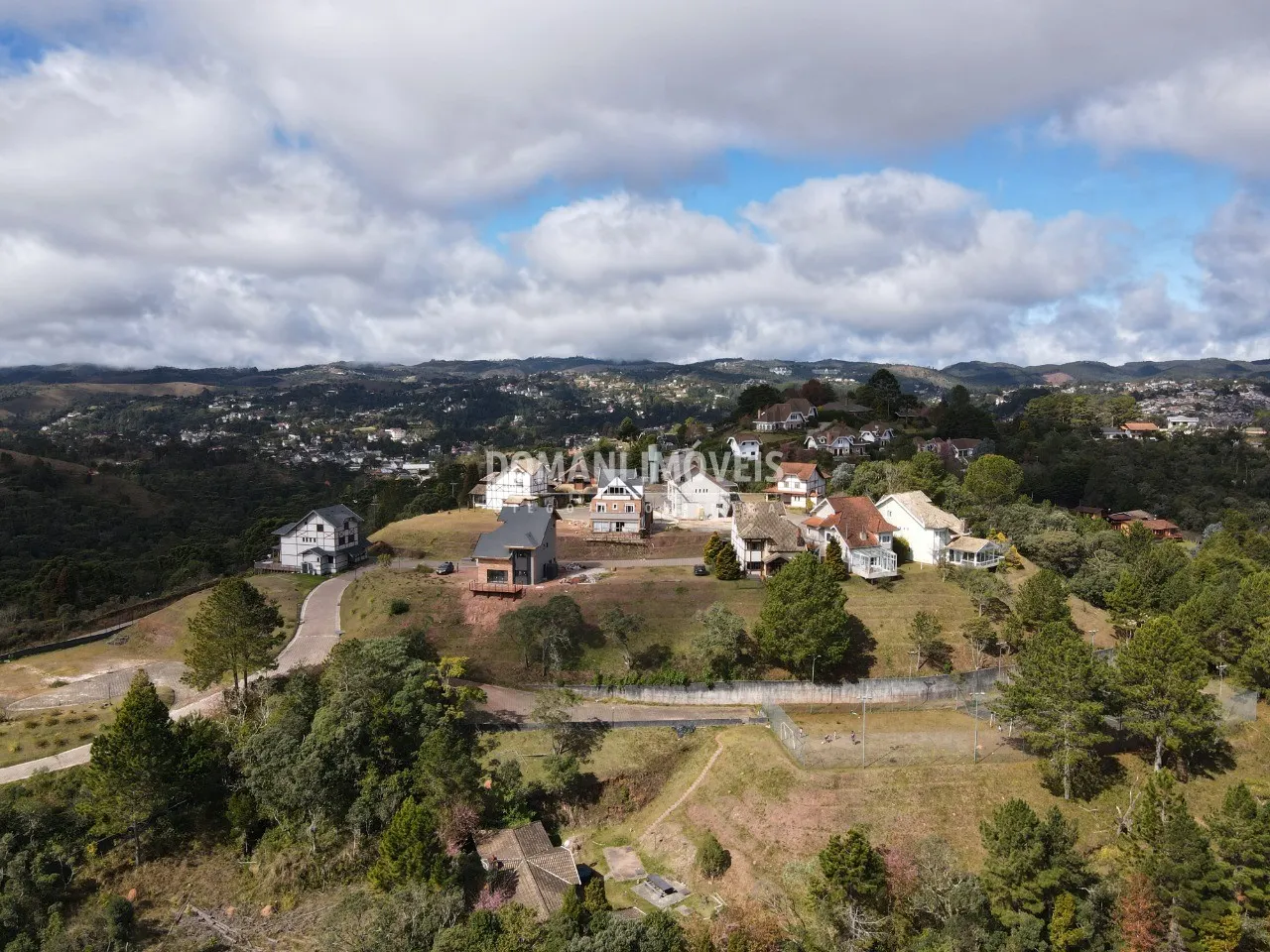Terreno à venda de 350 m² em Campos do Jordão, SP, Brasil