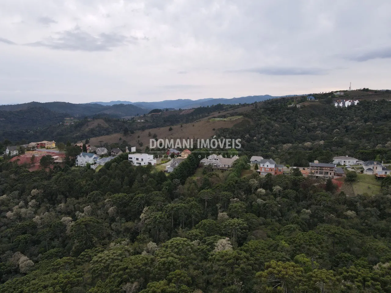 Terreno à venda de 3.200 m² em Campos do Jordão, SP, Brasil