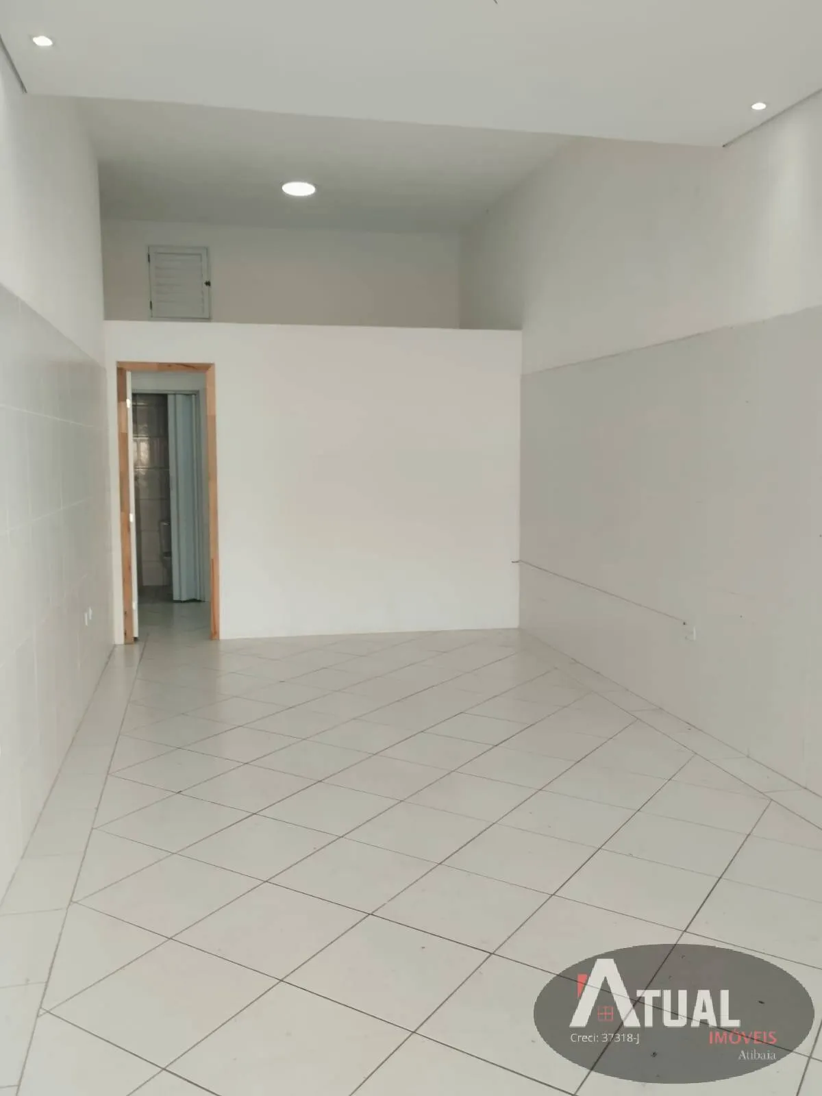 Comercial para Alugar de 60 m² em Atibaia, SP, Brasil