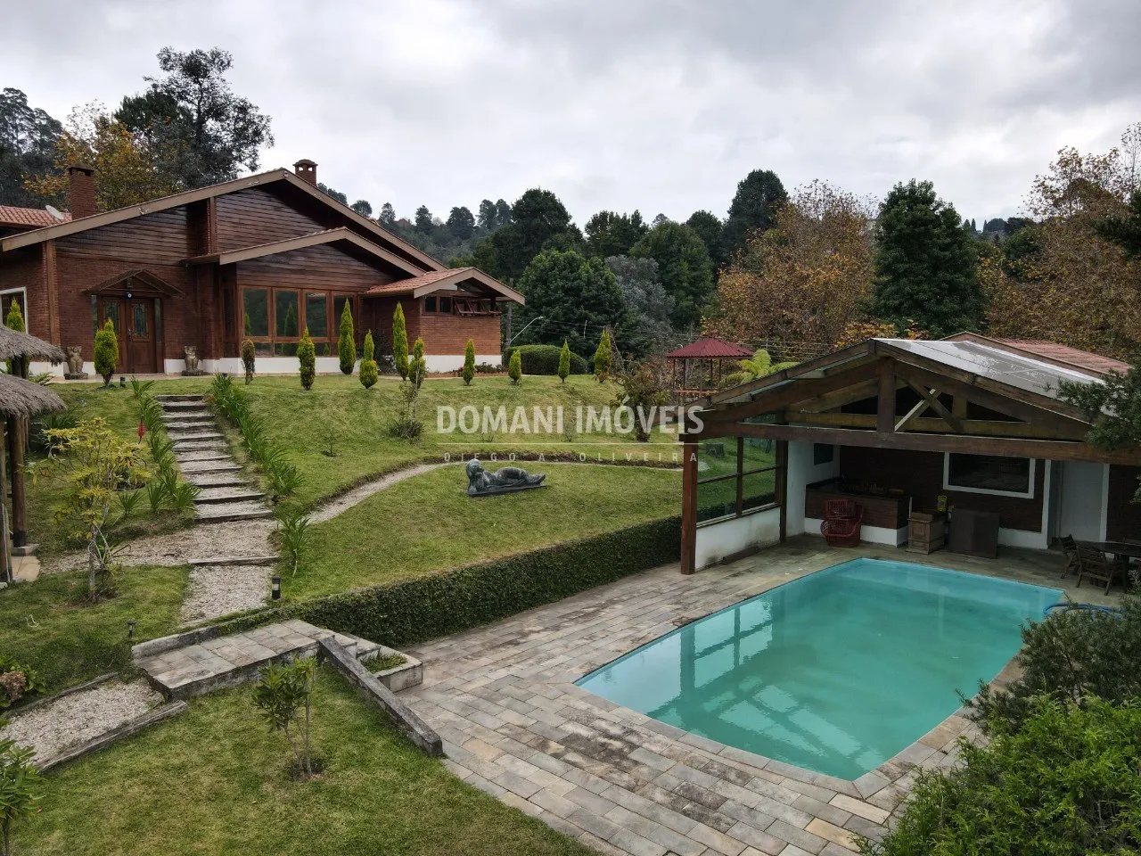 Casa à venda de 1.430 m² em Campos do Jordão, SP, Brasil