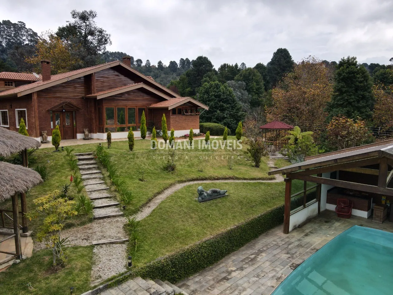 Casa à venda de 1.430 m² em Campos do Jordão, SP, Brasil