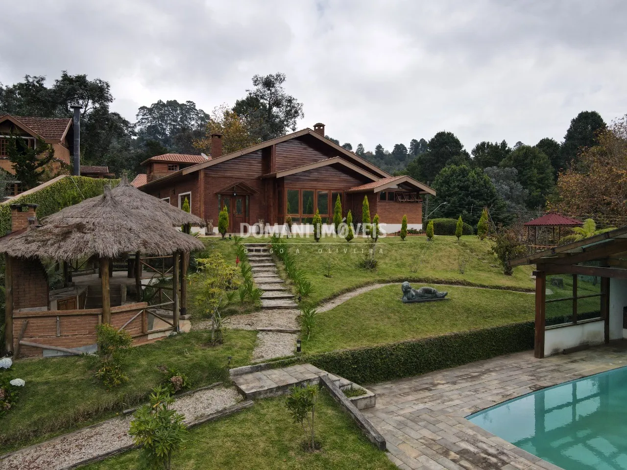 Casa à venda de 1.430 m² em Campos do Jordão, SP, Brasil