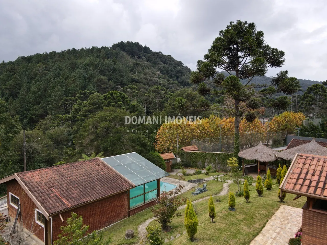 Casa à venda de 1.430 m² em Campos do Jordão, SP, Brasil