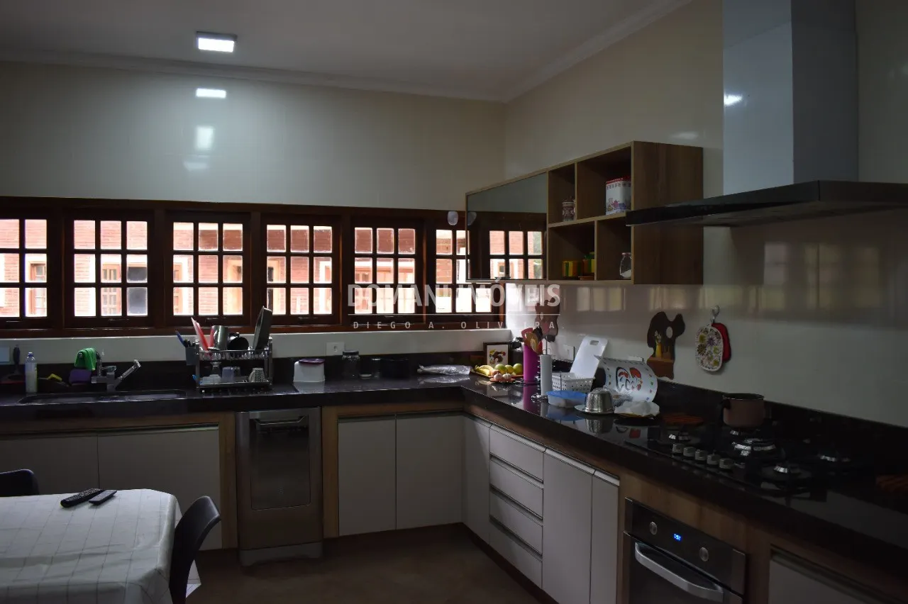 Casa à venda de 1.430 m² em Campos do Jordão, SP, Brasil