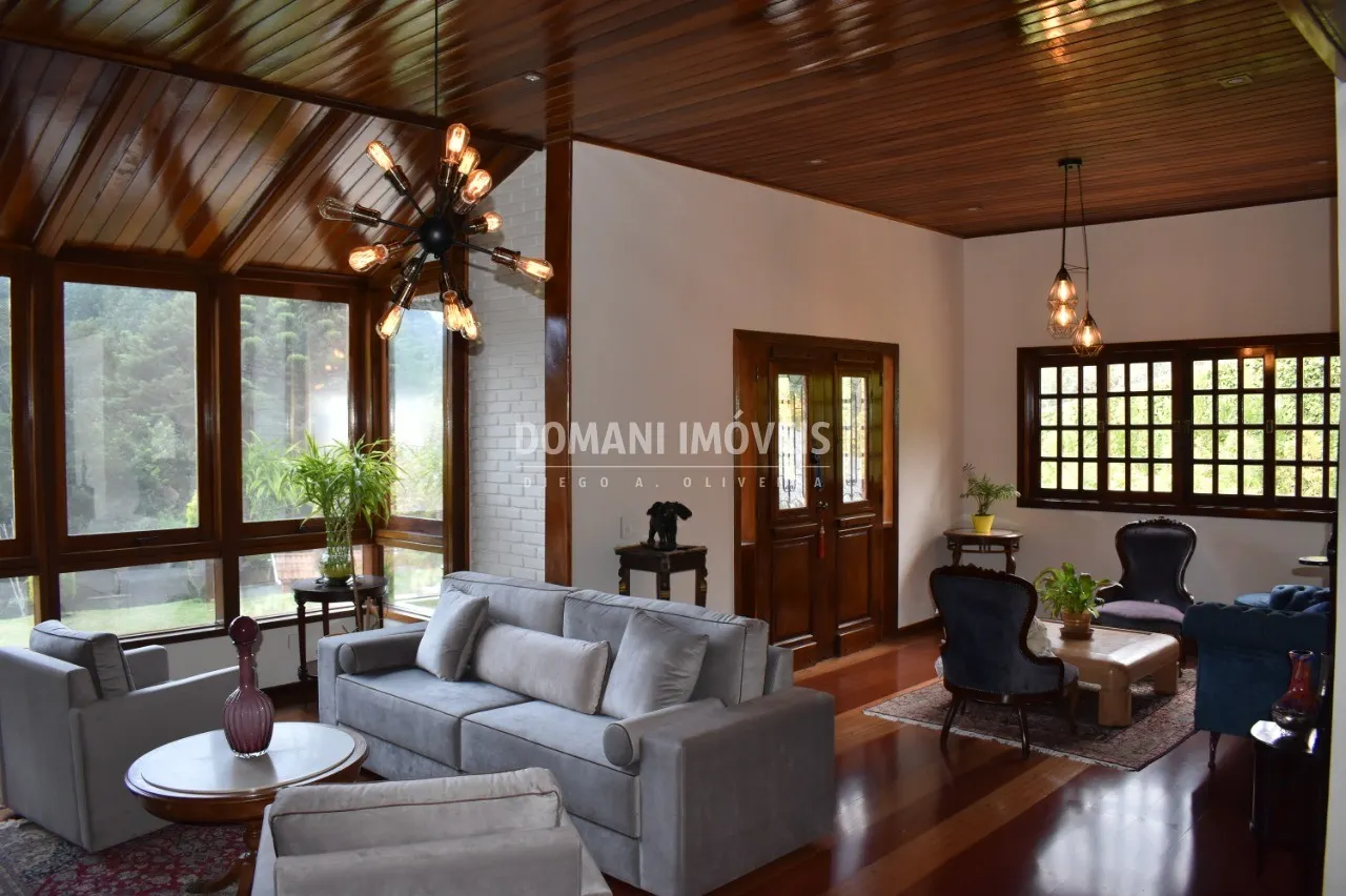 Casa à venda de 1.430 m² em Campos do Jordão, SP, Brasil