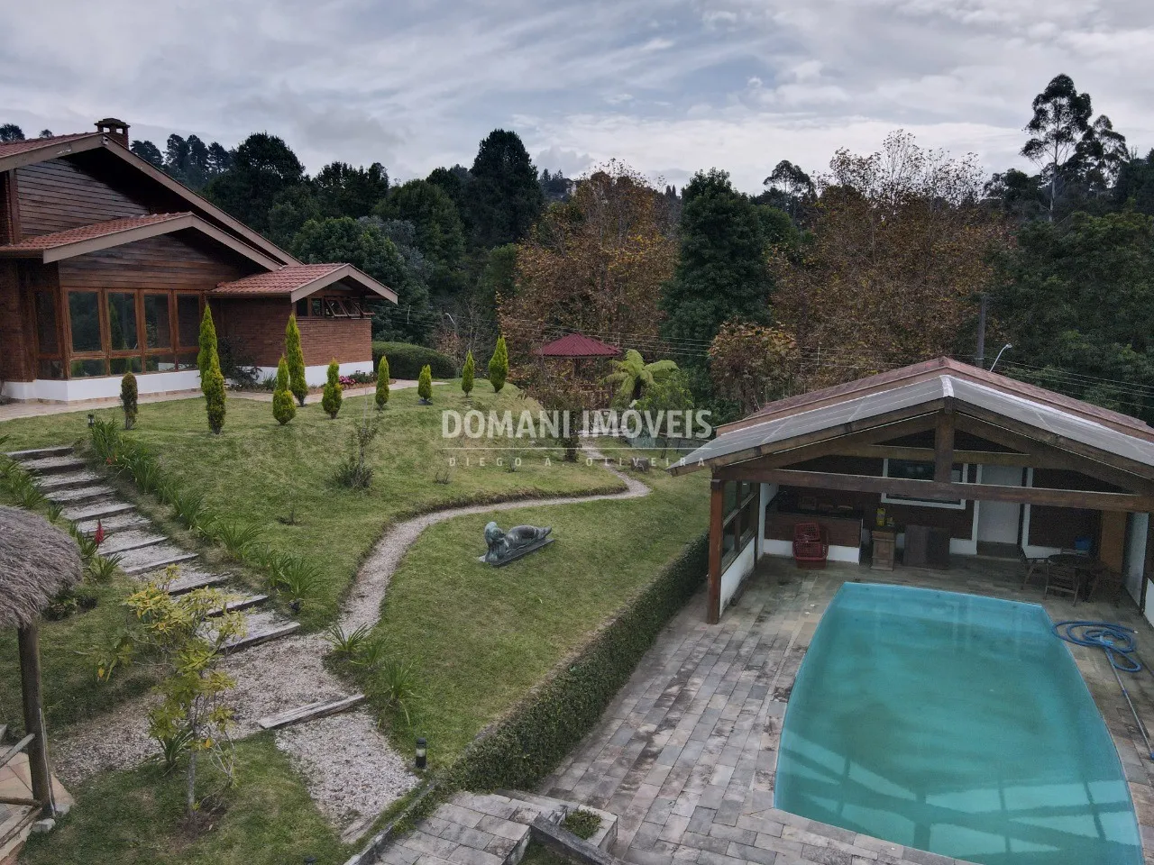 Casa à venda de 1.430 m² em Campos do Jordão, SP, Brasil