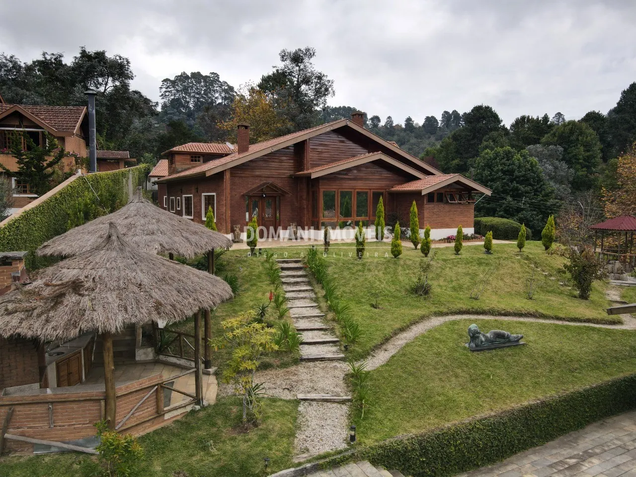 Casa à venda de 1.430 m² em Campos do Jordão, SP, Brasil