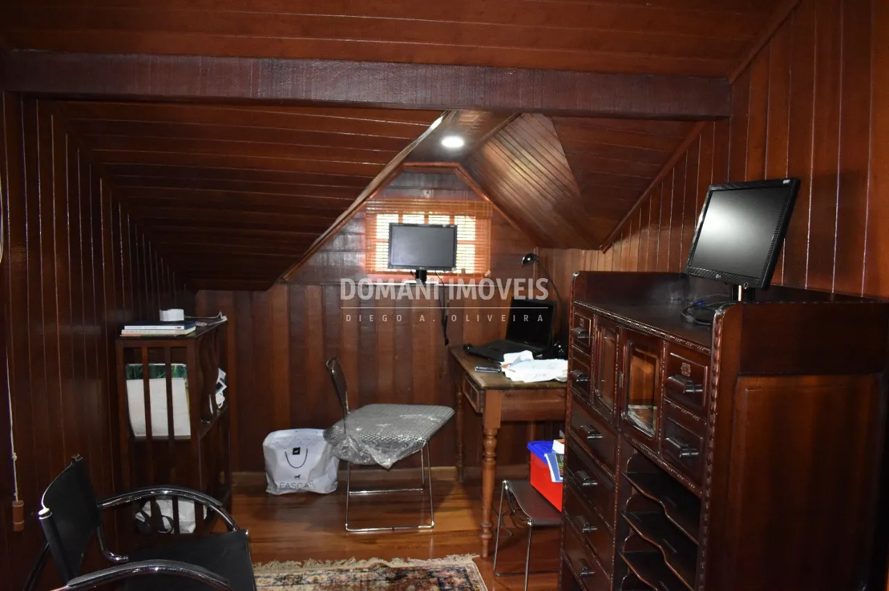 Casa à venda de 1.430 m² em Campos do Jordão, SP, Brasil