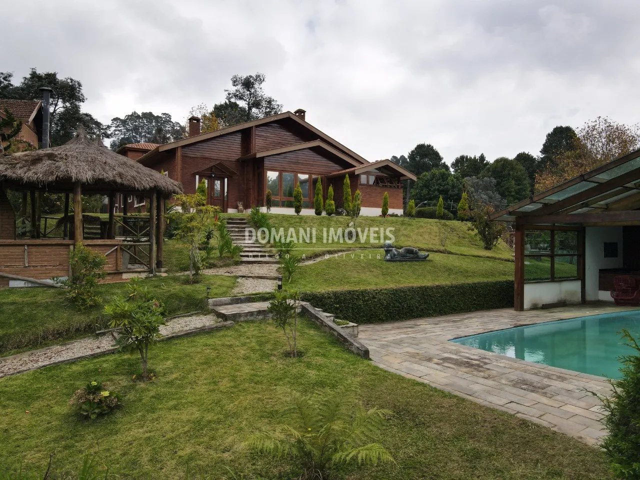 Casa à venda de 1.430 m² em Campos do Jordão, SP, Brasil