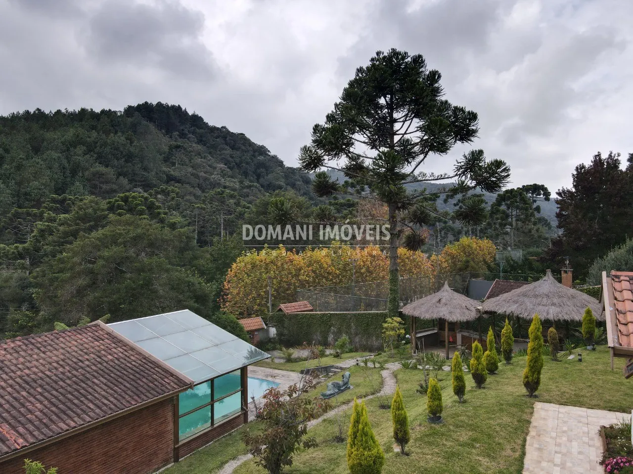 Casa à venda de 1.430 m² em Campos do Jordão, SP, Brasil
