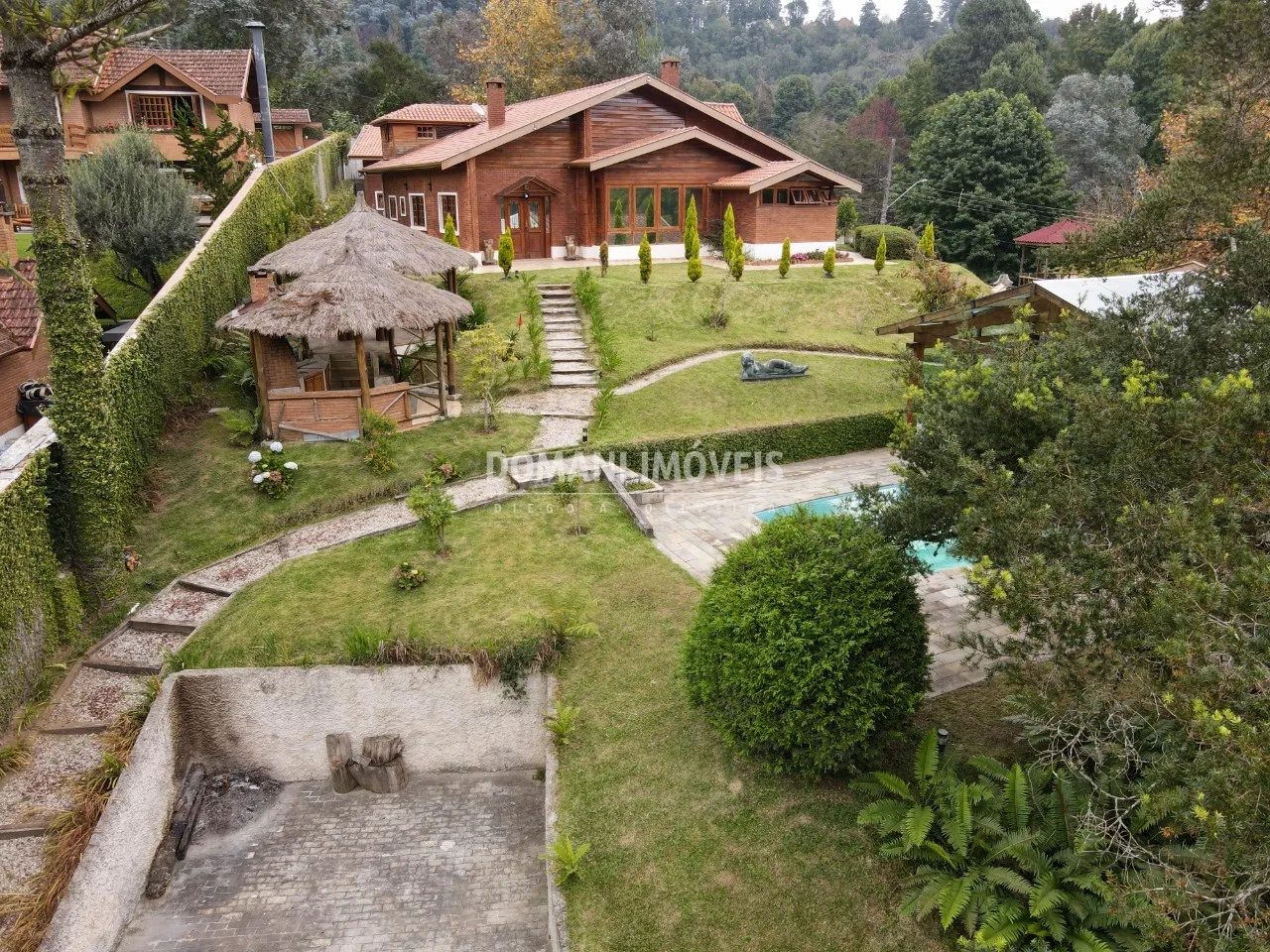 Casa à venda de 1.430 m² em Campos do Jordão, SP, Brasil