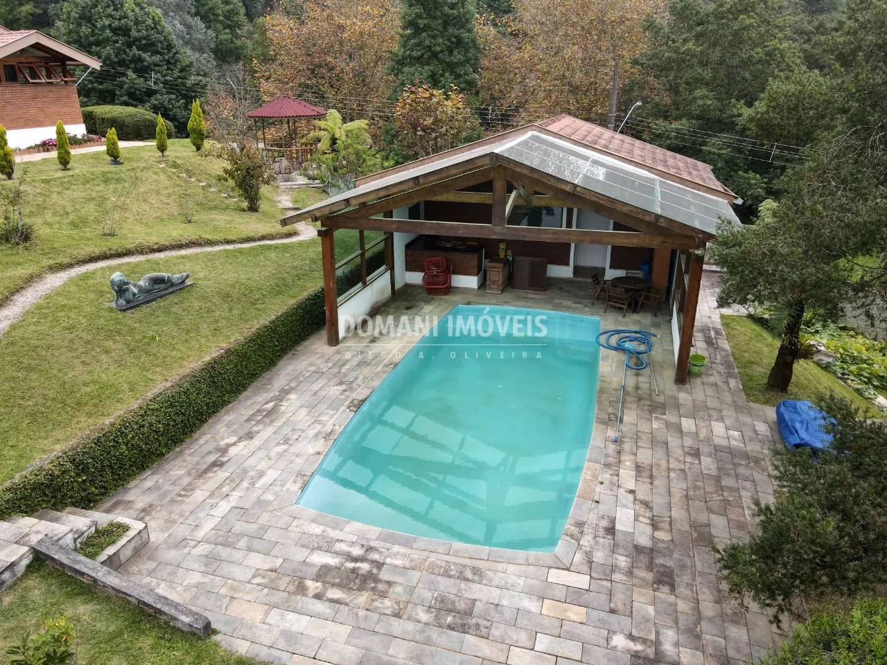 Casa à venda de 1.430 m² em Campos do Jordão, SP, Brasil