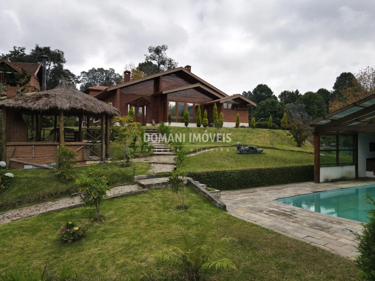 Casa à venda de 1.430 m² em Campos do Jordão, SP, Brasil