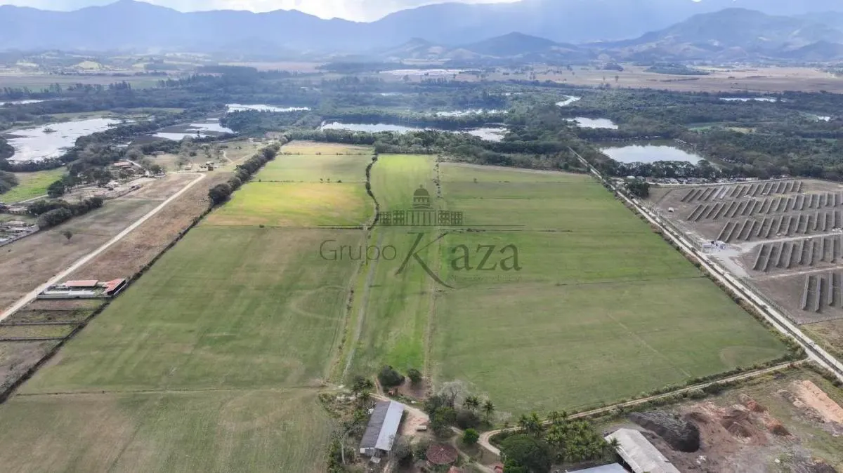 Fazenda à venda de 97 ha em Tremembé, SP, Brasil