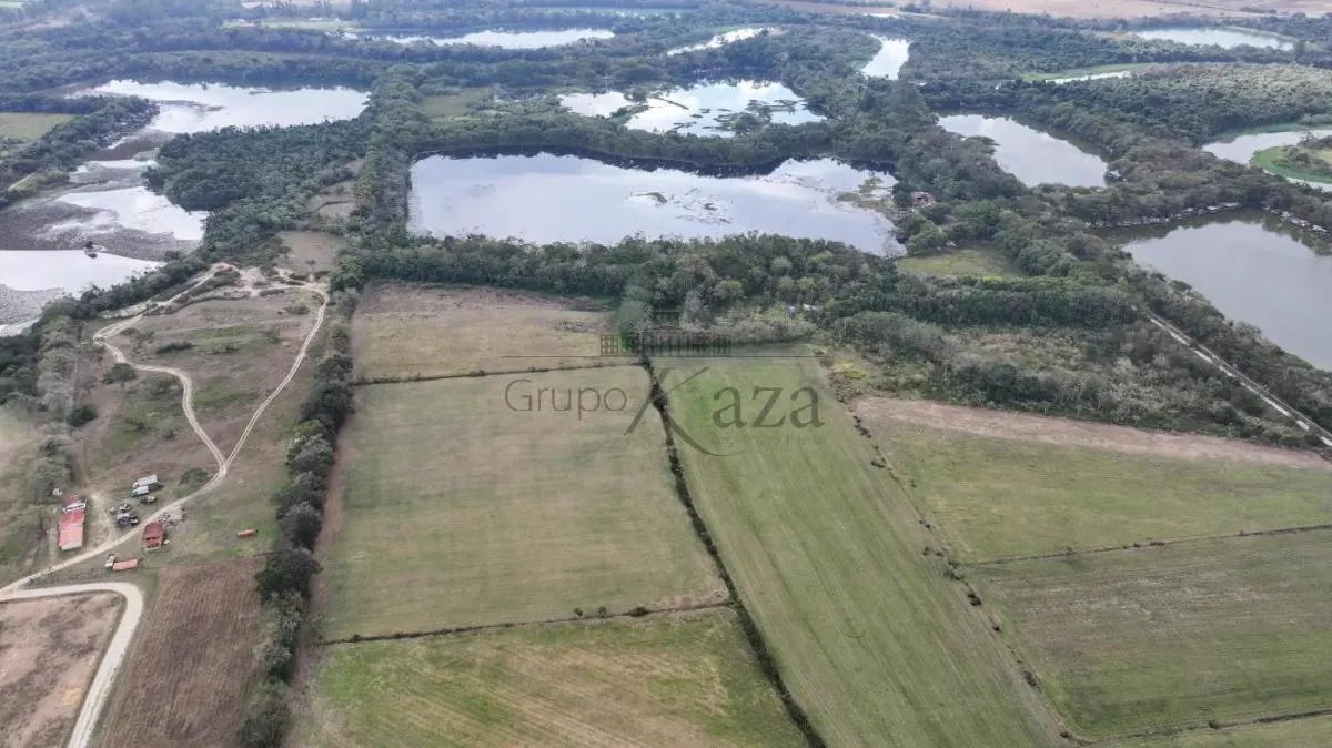 Fazenda à venda de 97 ha em Tremembé, SP, Brasil